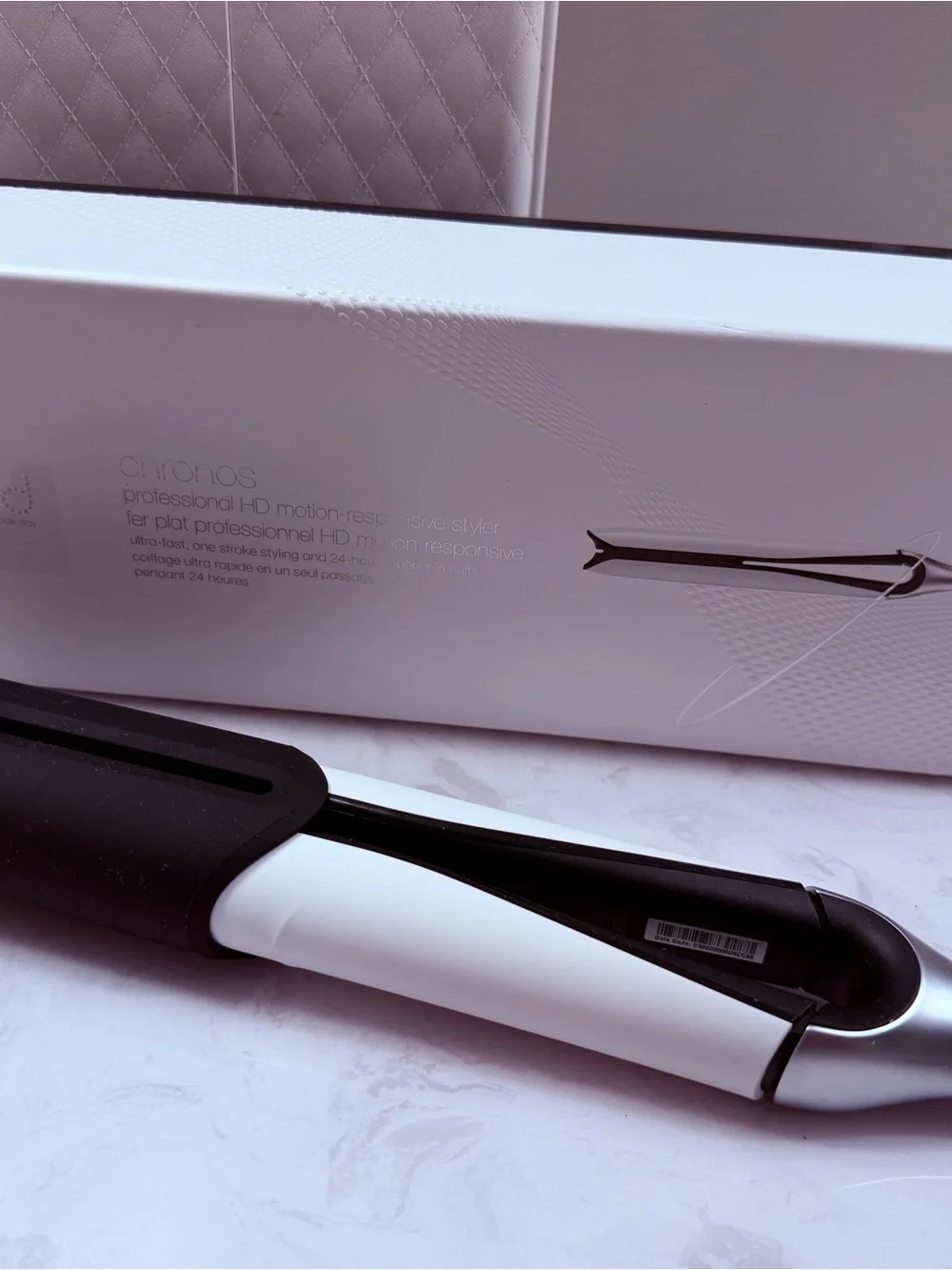 ghd White & Black Ceramic Flat Iron Hair Straightener